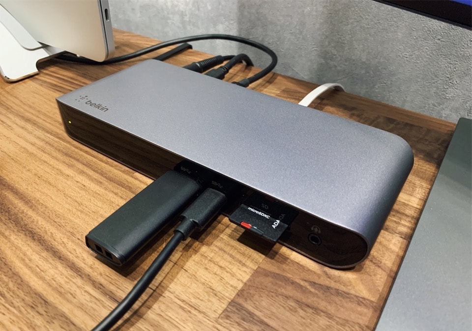 Belkin USB-Cケーブル Thunderbolt 超高速40Gbps 100W出力 5K   ウルトラHD 対応 0.8m ブラ